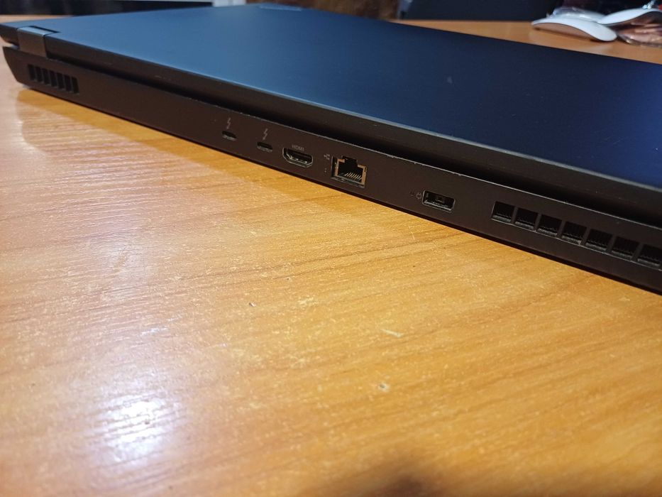 17.3' IPS Lenovo P70 FHD IPS™i7-6700HQ/16GB DDR4/Quadro M600/256GB SSD