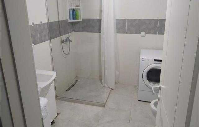 Дава се под наем Двустаен апартамент в Пловдив, Център - 55 кв.м за 300.9 € - Снимка #3