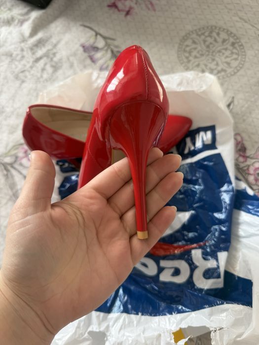 Дамски обувки с ток