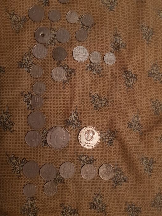 Продаю монеты старые