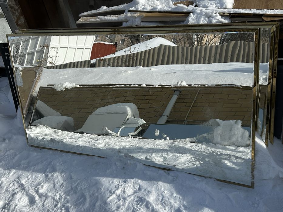 Продам хорошие длинные зеркало