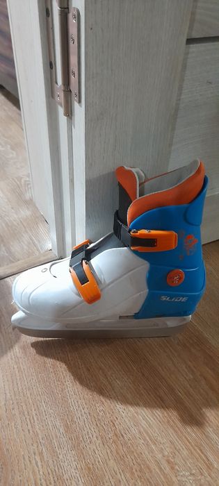 Продам коньки для девочек