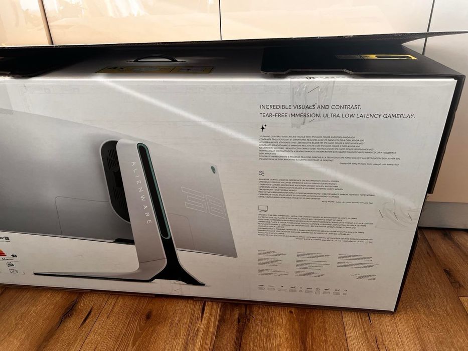 Alienware монитор 37.5/38” нов