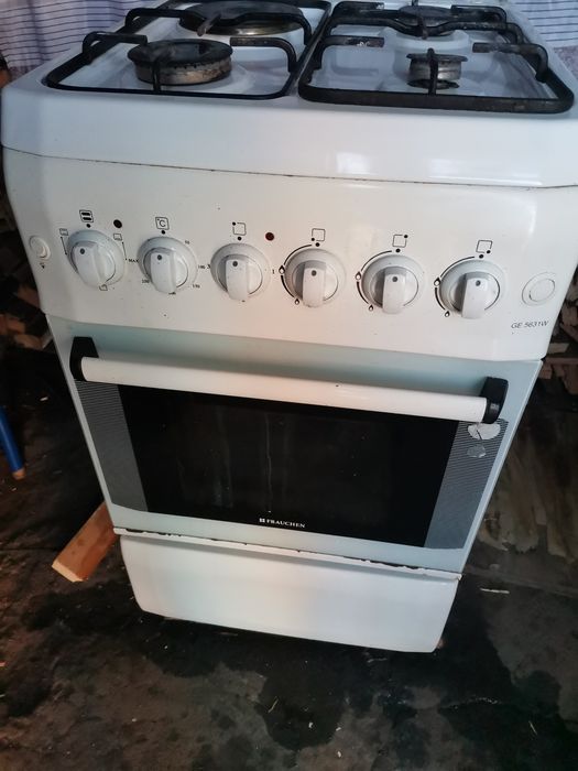 Продам газовую плиту