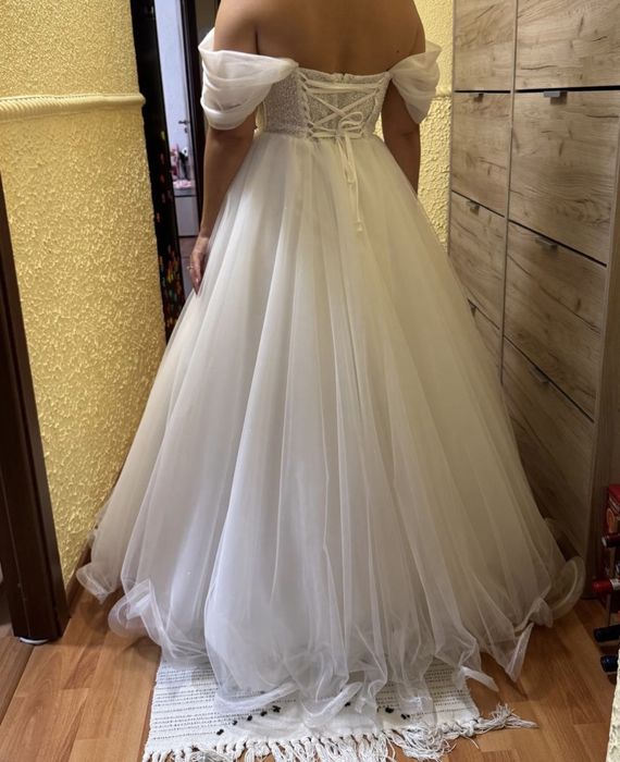 Rochie de mireasa A-line