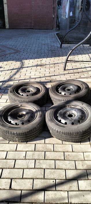 Genți cu anvelope de vară 185/65/R15  88T