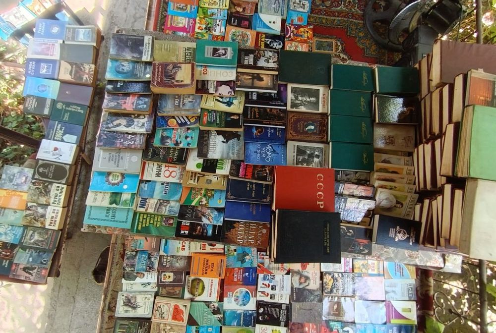 Продаются книга,есть коллекционные,хорошое состояние