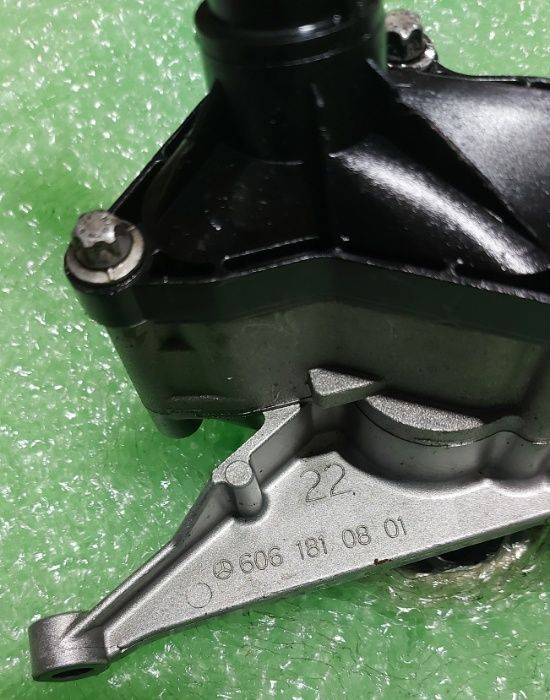 Pompa ulei Mercedes Benz E/ C/ Vito/ Viano/ ML