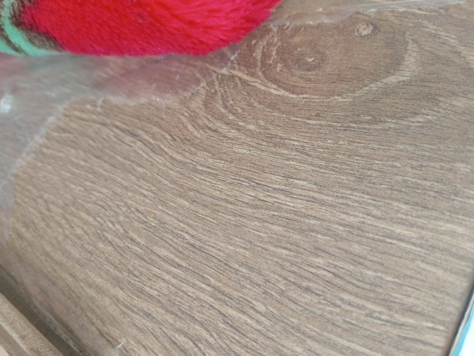 Продам ламинат 2500квд м