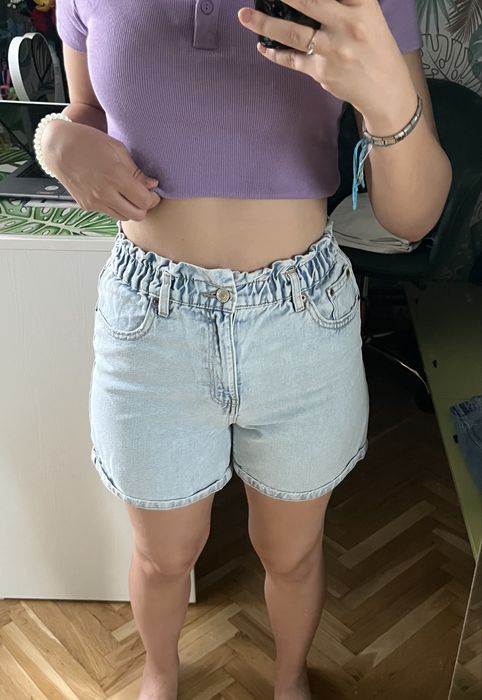Pantaloni scurti
