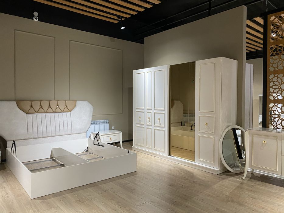 Спальный гарнитур