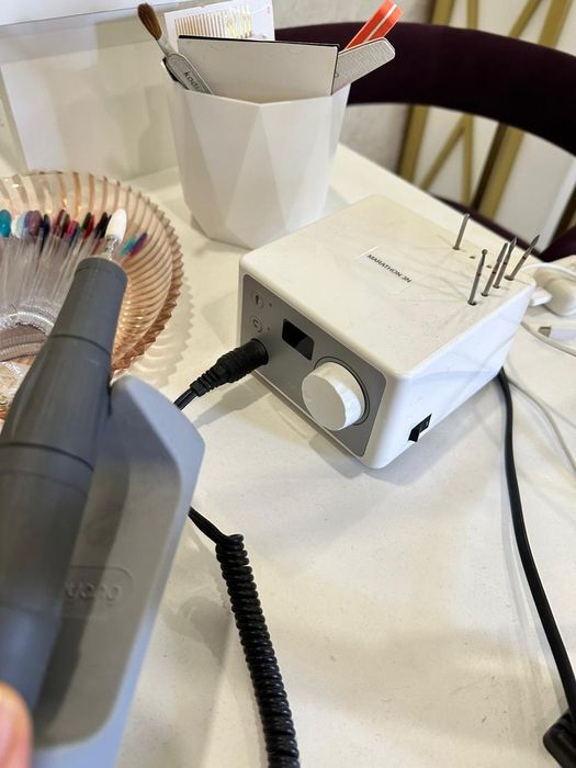 Машинка для маникюра Б/У пользовались 2 месяц покупали за 150000 тыс