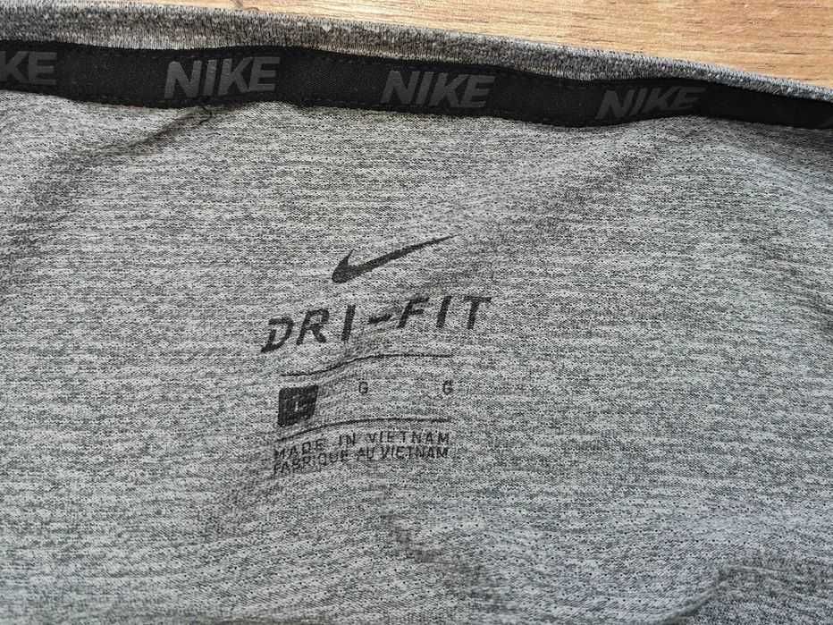 SALE % NIKE Оригинална мъжка тениска за тичане / фитнес размер L