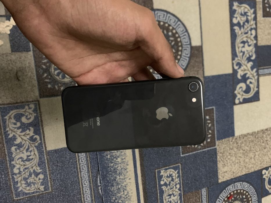 Iphone 8 sotiladi
