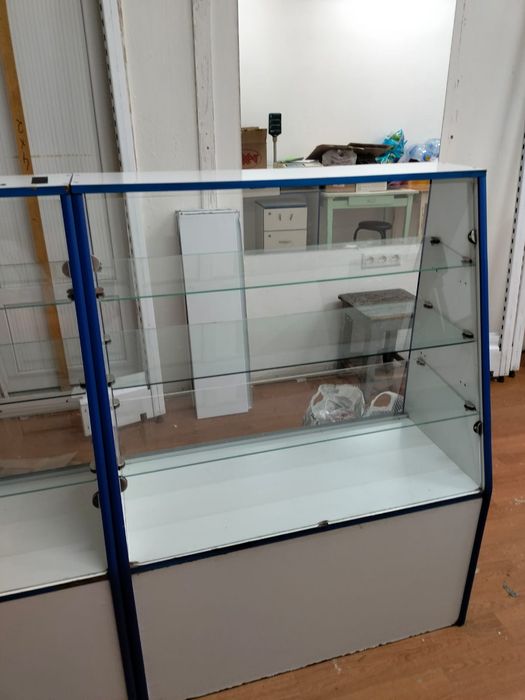 Срочно продам витрины по оптов.цене