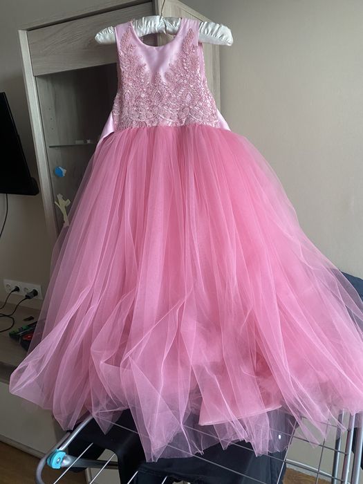 Платье на праздник для девочки