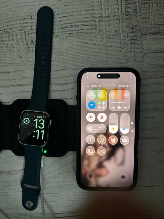 Incarcator wireless pliabil