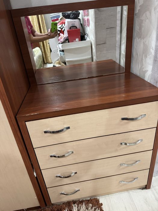 Продам спальный гарнитур