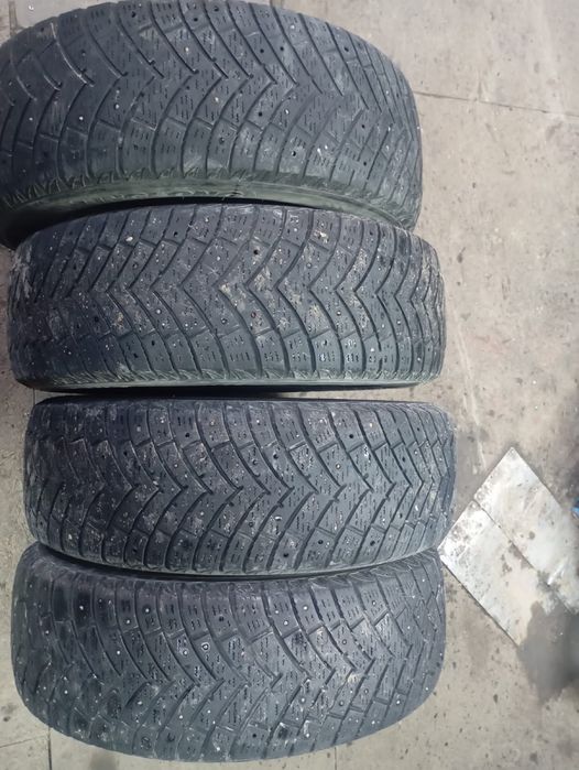 Резина на 17. 225/65 Продается