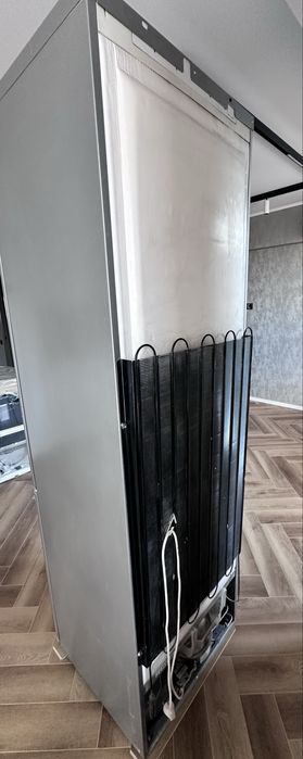 Продам холодильник indesit