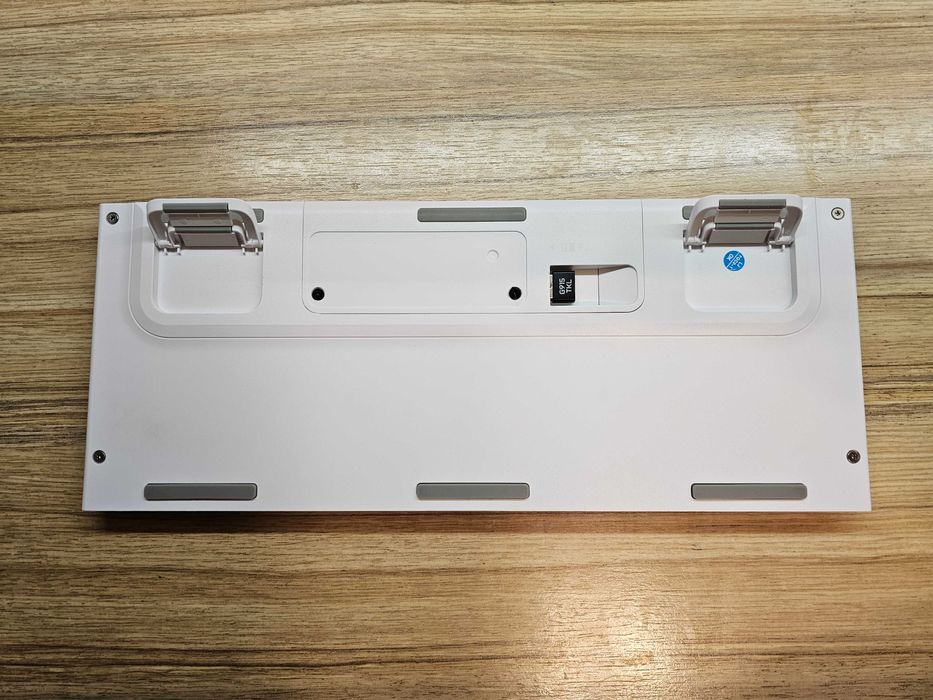 Logitech G915 tkl white lightspeed gaming mechanical keyboard бяла