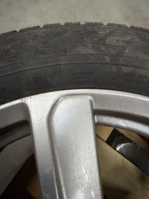 Зимни гуми и джанти Volvo 235/55/19 Nokian