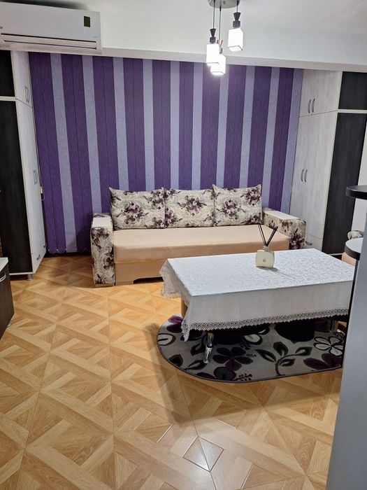 Persoana fizica închiriez garsoniera