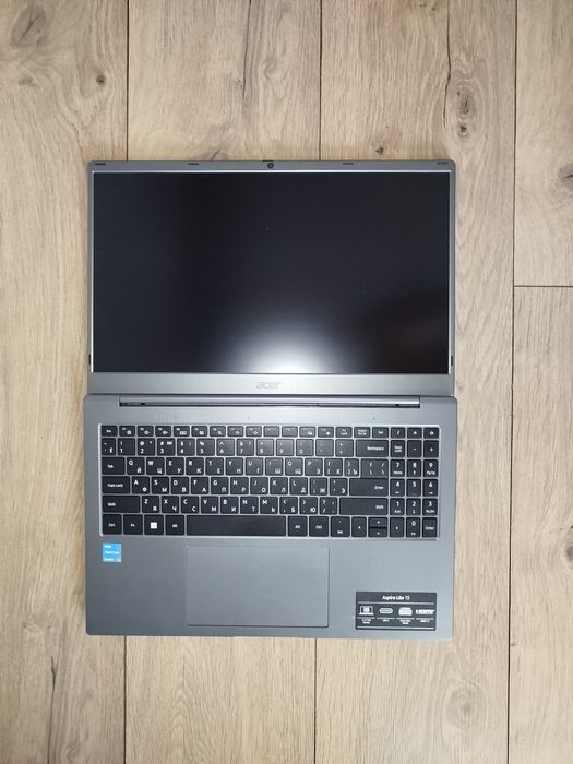 Продам ноутбук с гарантией