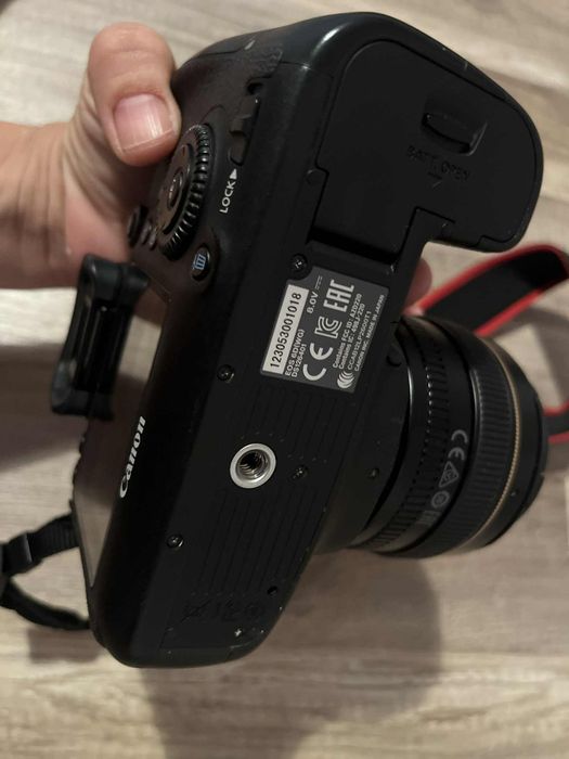 Продавам  комплект фотоапарат CANON EOS 6D с два обектива