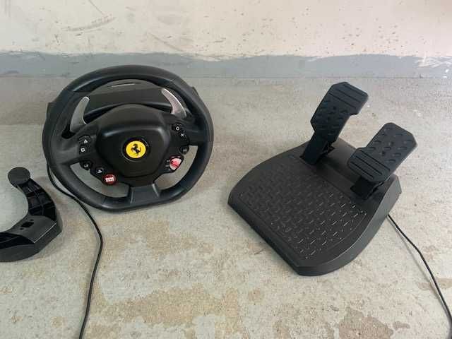 Волан с педали Thrustmaster - T80 Ferrari 488, PS5/PS4/PC