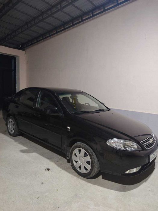 Gentra Xolati idiyal rangi Qora 2023 yil 10 000 km yurgan Mexanika