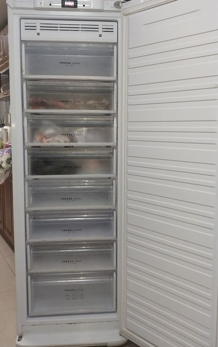 Продам морозильную камеру