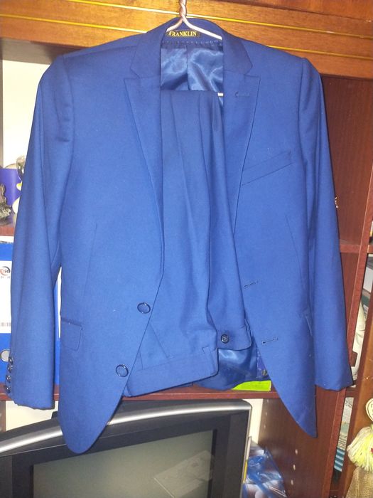 Продам подрастковую одежду на мальчика 11-12 лет