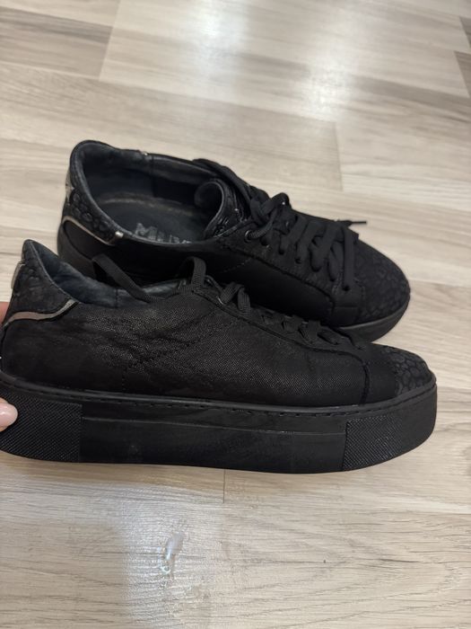 Дамски маратонки Adidas, Muvid