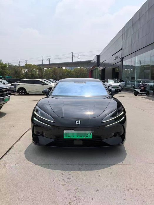 Denza Z9 GT полный привод электричка