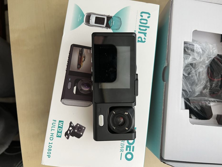 Видеорегистратор с 3 камери