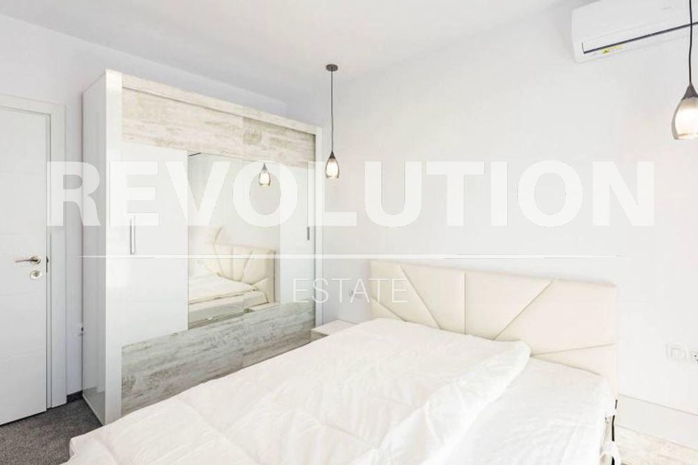 Дава се под наем Двустаен апартамент в Варна, Кайсиева градина - 71 кв.м за 548.25 € - Снимка #3