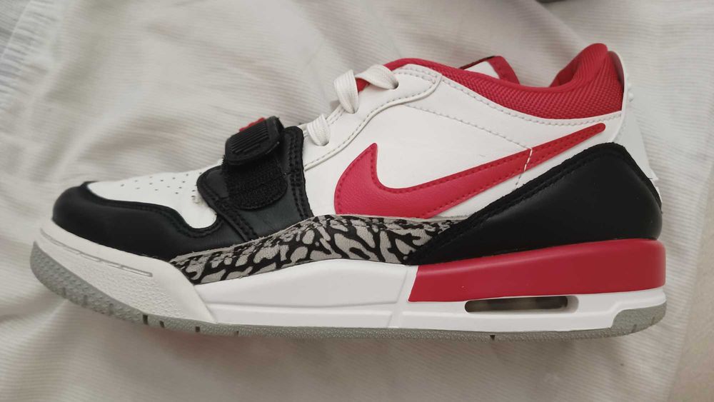 Маратонки Nike Air Jordan Legacy