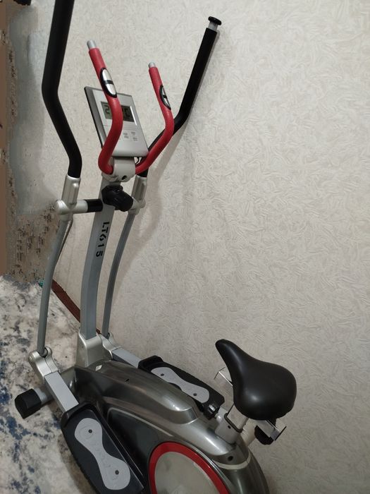 Эллиптический тренажёр. Велотренажёр