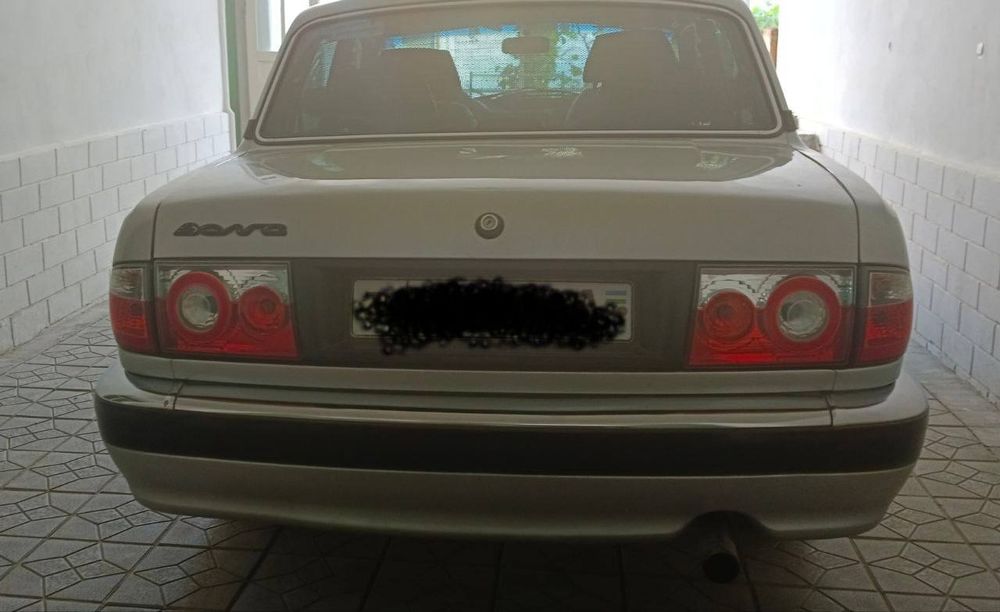 Автомашина волга 31015
