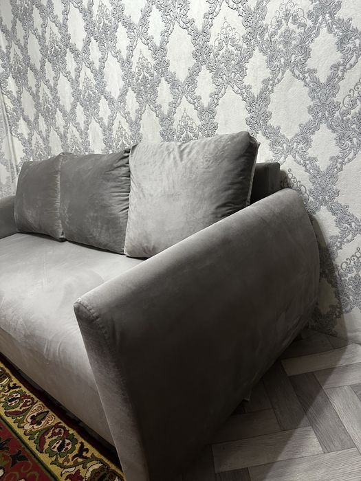 Диван в хорошем состоянии