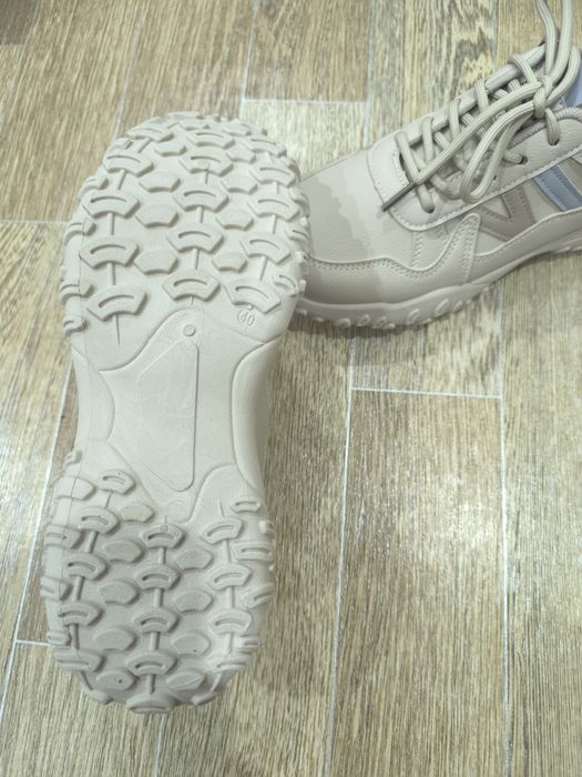 Новые женские кроссовки 39 размер