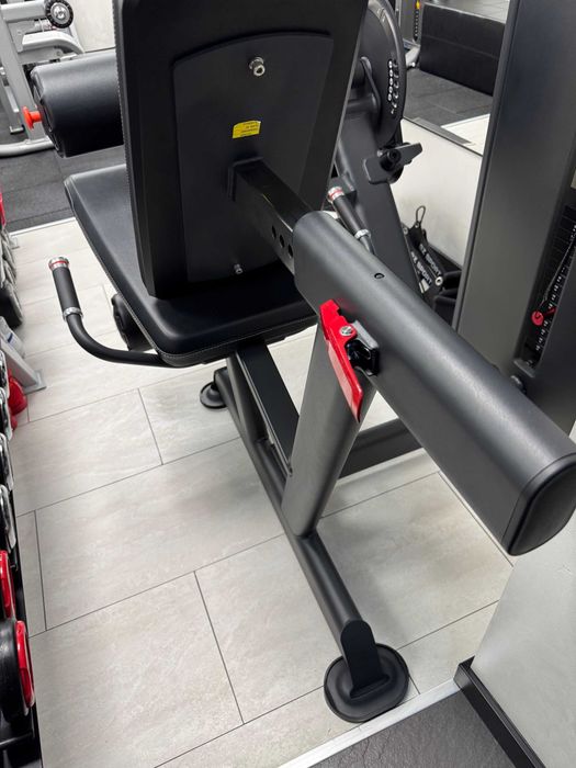 Комбиниран уред за предно и задно бедро