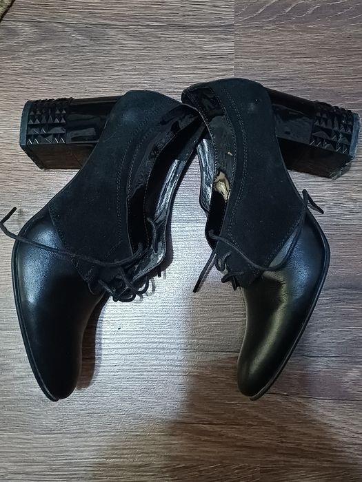 Vand pantofi dama impecabili