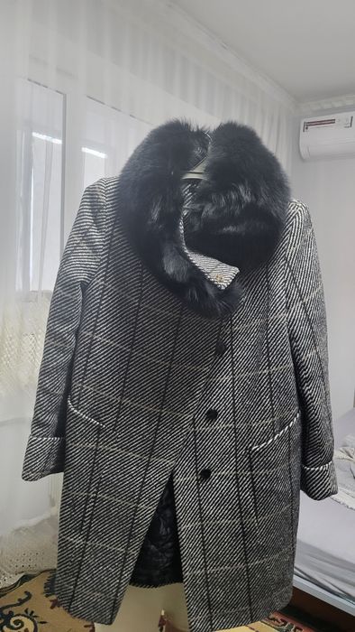 Зимнее пальто б/у в отличном состоянии