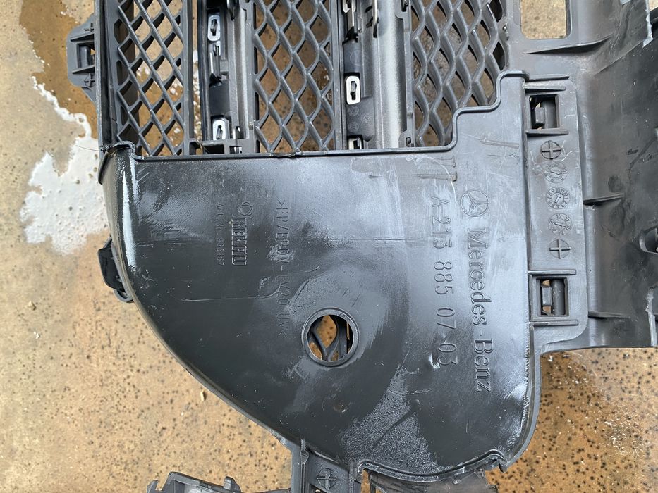 Оригинална предна решетка с емблема за Mercedes-Benz E Class W213