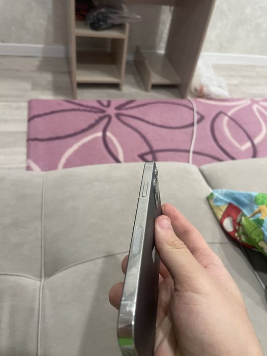 Продам айфон 12 про