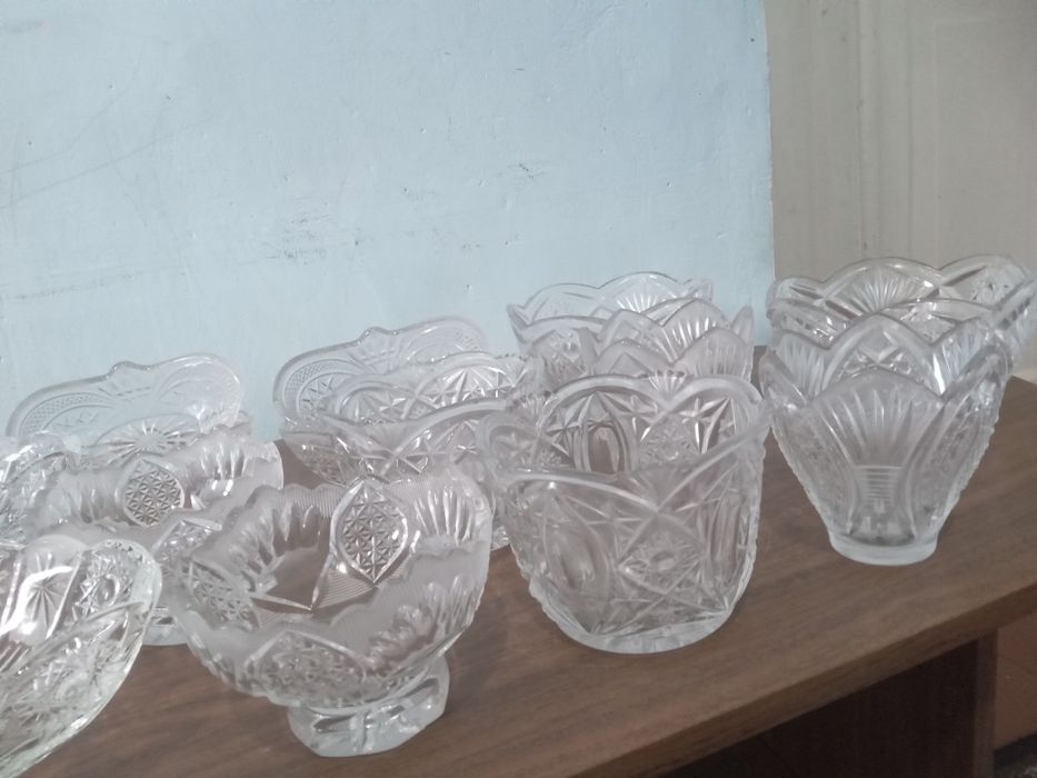 Xrustal idish  sotiladi