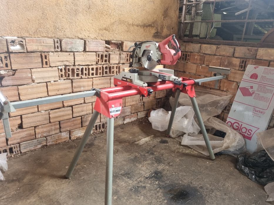 Електрически потапящ циркуляр MILWAUKEE MS 216 SB