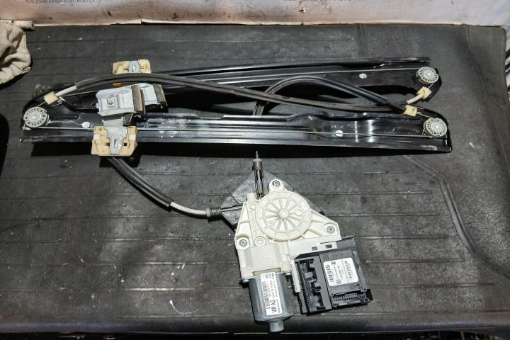 Macara geam fata stanga electrica 5K0959793 2K5959701 5K0959793 2K595